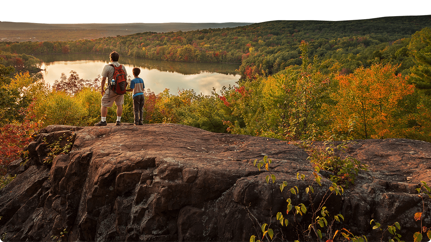 FATHER_SON_HIKING_VIEW FATHER_SON_HIKING_VIEW